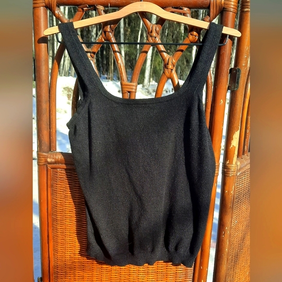 🍀3/15 Time and Tru Black Tank Top - Picture 1 of 7